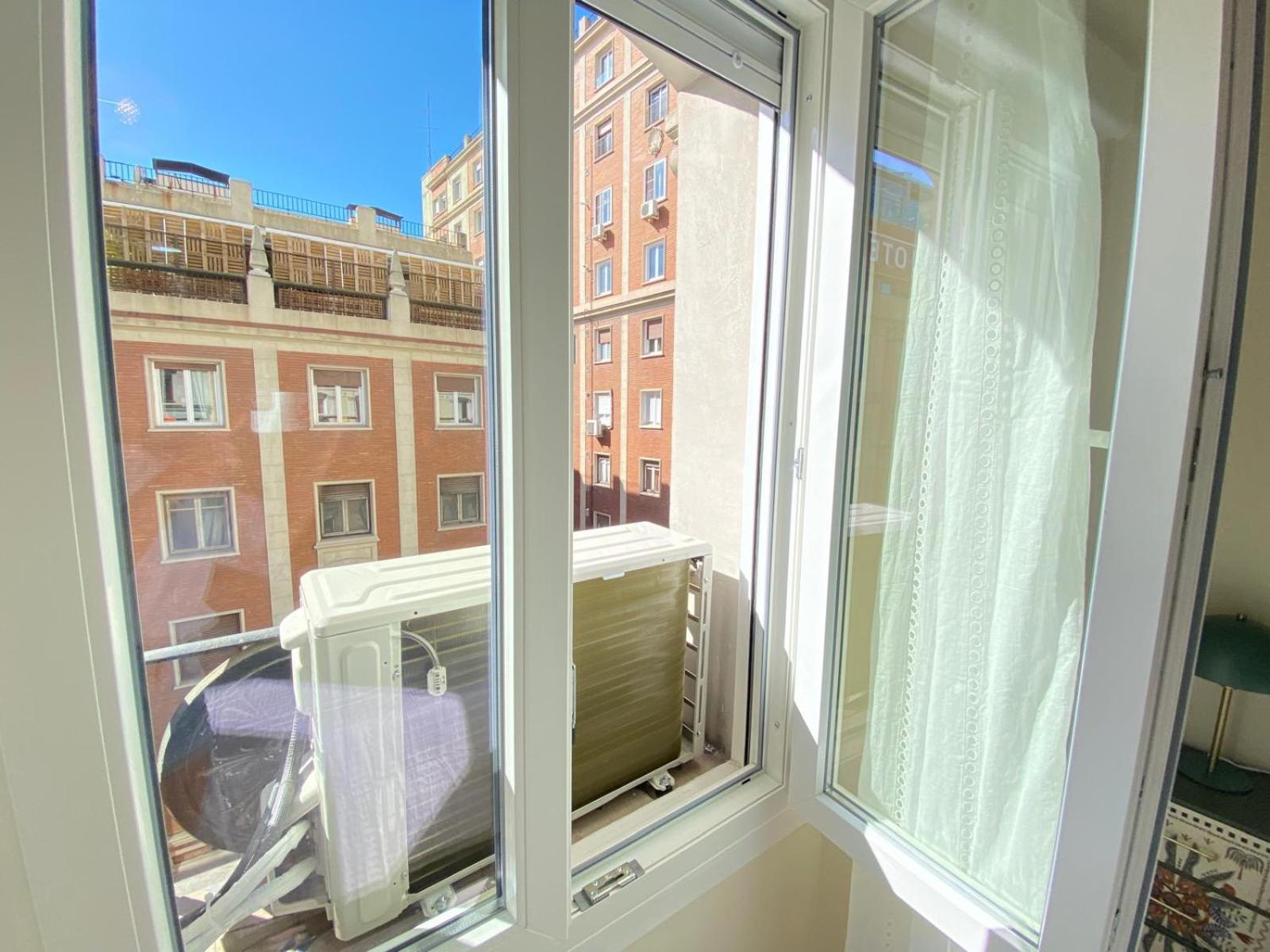 Estudios Gran Via Мадрид Экстерьер фото